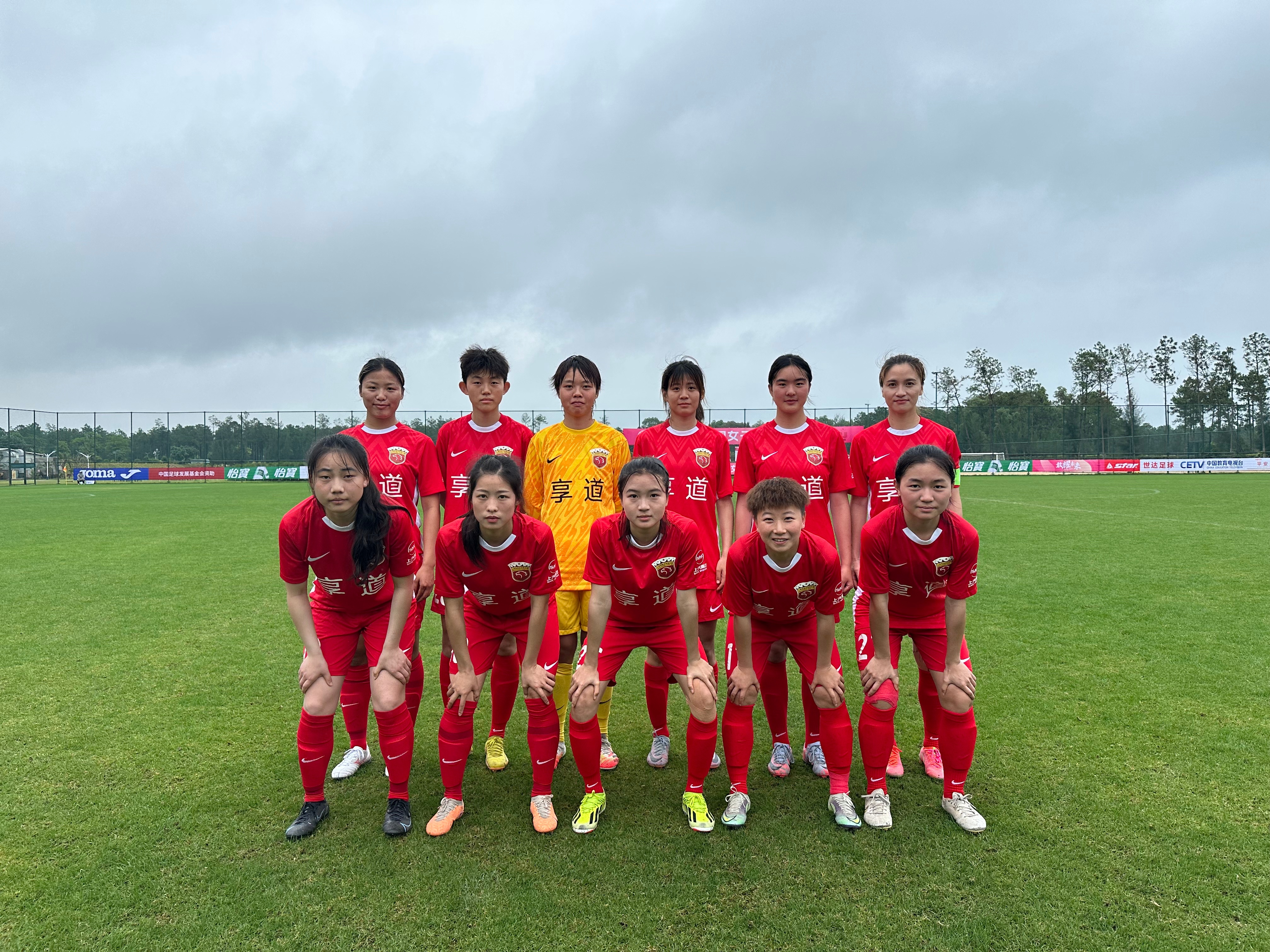 爱游戏官方入口-女足比赛中，中国队员李某表现出色，助球队取胜