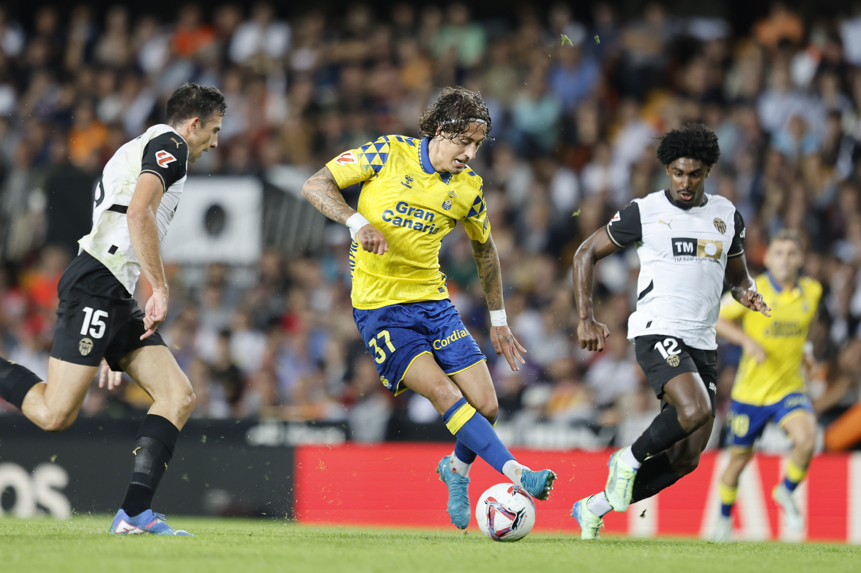 关于拉斯帕尔马斯客场逆袭,取得重要胜利的信息 关于拉斯帕尔马斯客场逆袭,取得重要胜利的信息