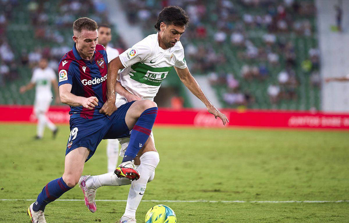 爱游戏娱乐-卢戈准备挑战阿尔梅里亚,迎接新一轮赛事