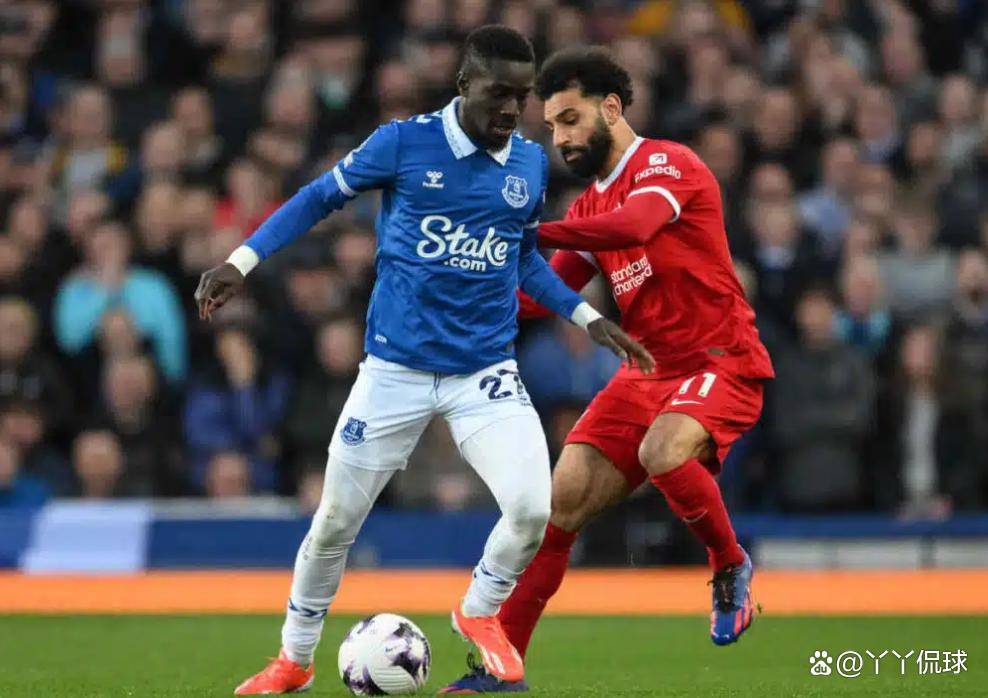 埃弗顿主场败于利物浦,主帅面临压力 埃弗顿主场败于利物浦,主帅面临压力