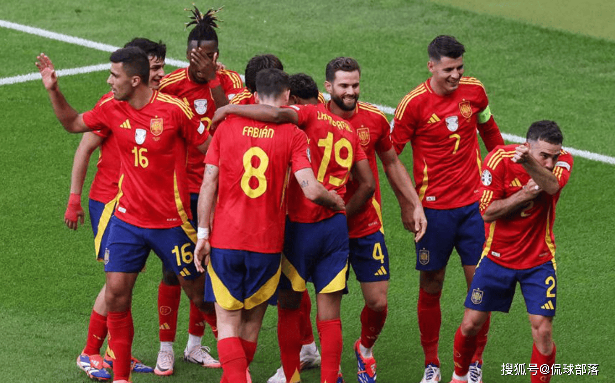 爱游戏体育-欧洲杯预选赛:荷兰惊险战胜乌克兰,提前出线