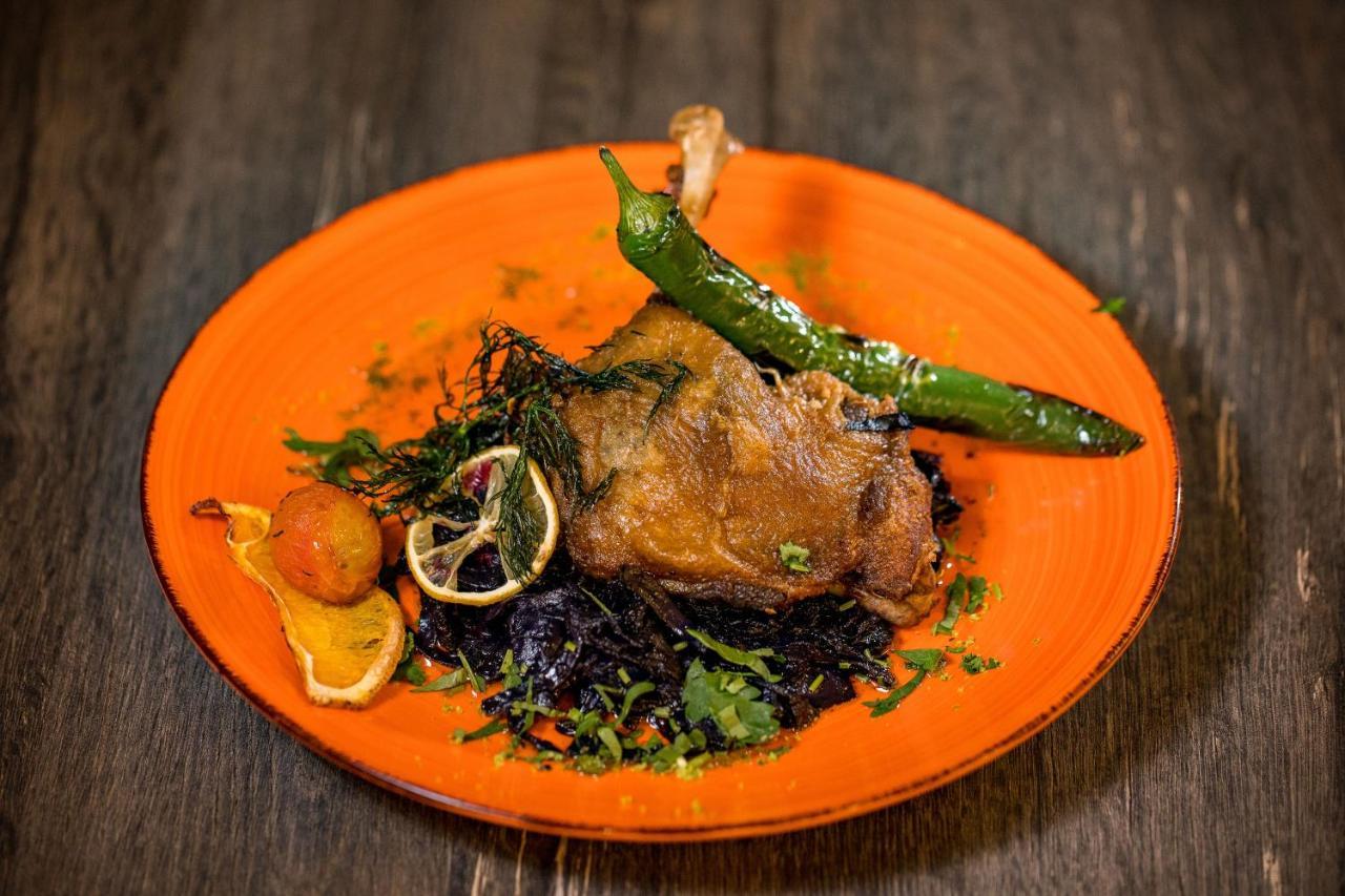 布加勒斯特队主场告捷,士气高涨欢欣胜利的简单介绍 布加勒斯特队主场告捷,士气高涨欢欣胜利的简单介绍