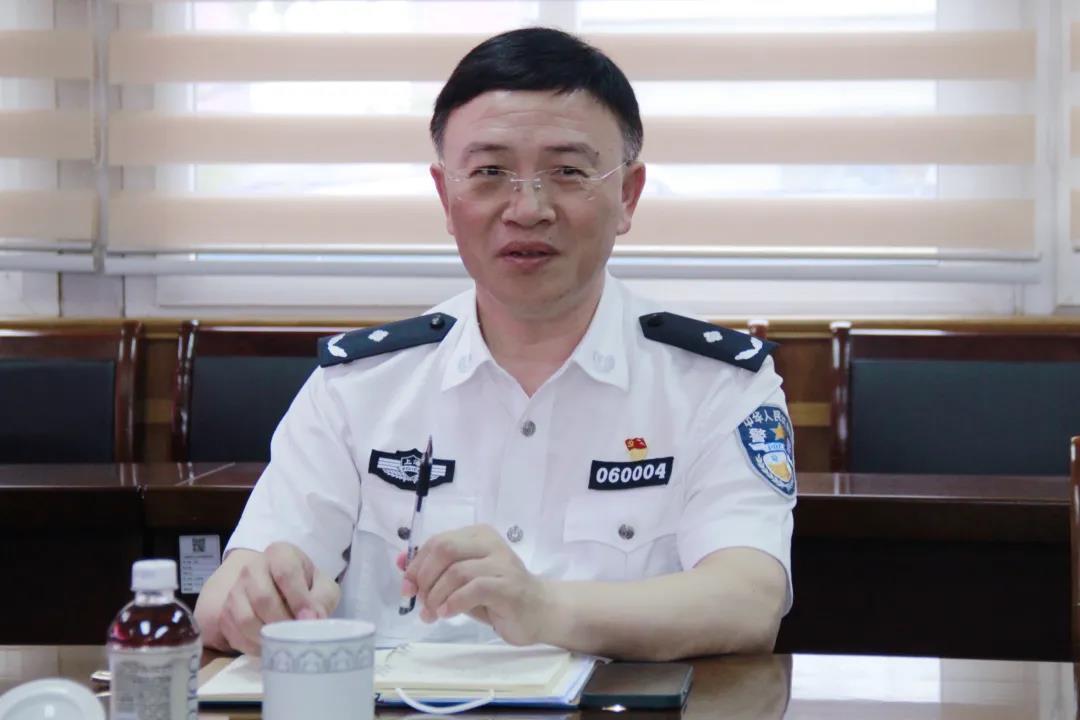 爱游戏官网-法兰克福后防组织性强，稳固防线稳守