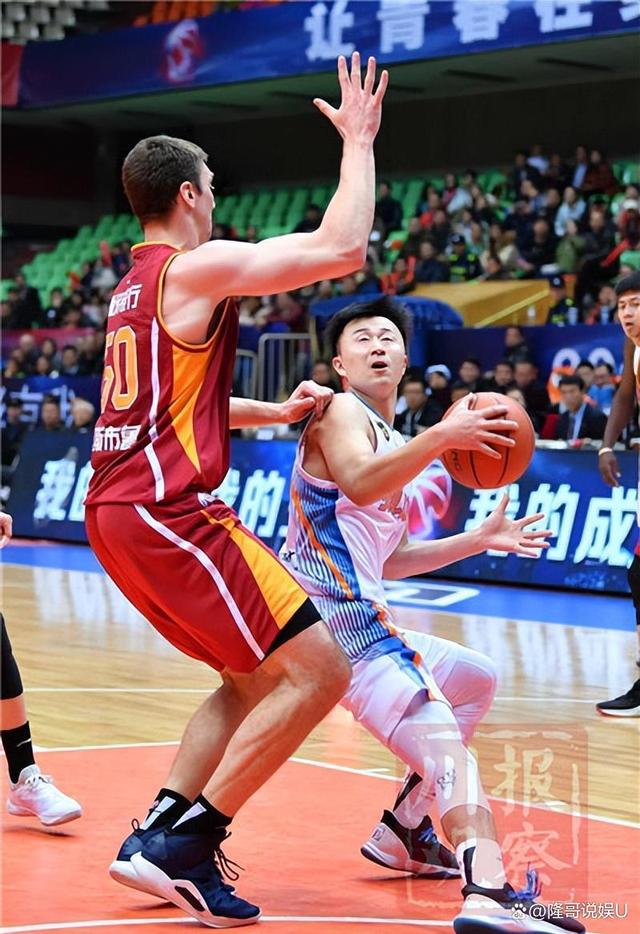 爱游戏tv-包含赛季末尾,球队出现调整迹象,教练著手制订新战略的词条