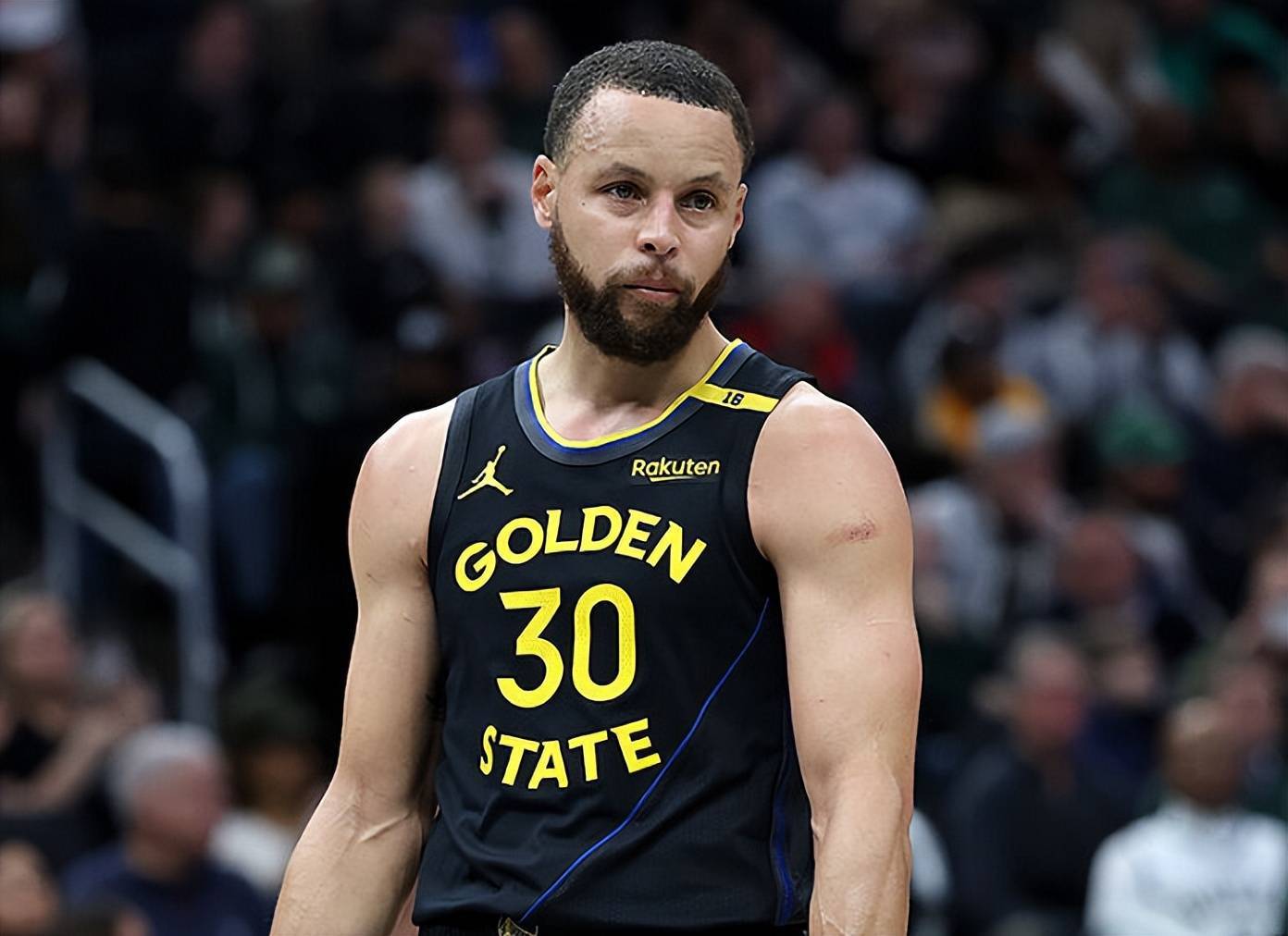 爱游戏-拒绝3D超级球星!库里抢投13中10率先进入5+次三分榜