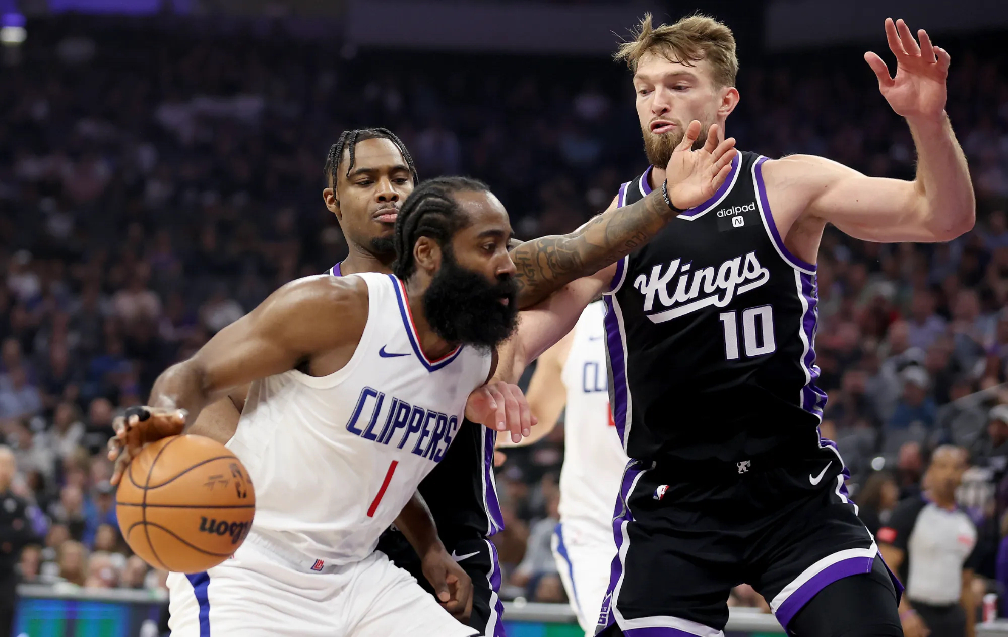 爱游戏在线-快船客场不敌国王,遭遇两连败