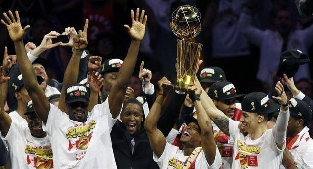 爱游戏官网-猛龙击败骑士:伦纳德梦幻表现引领球队胜利