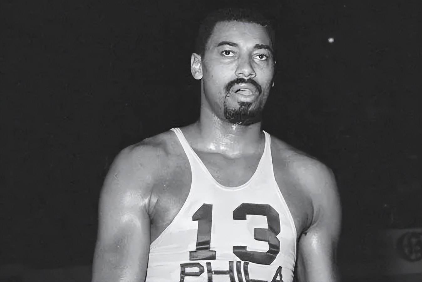 张伯伦入选巅峰十佳球员,NBA历史地位再升一格 张伯伦入选巅峰十佳球员,NBA历史地位再升一格