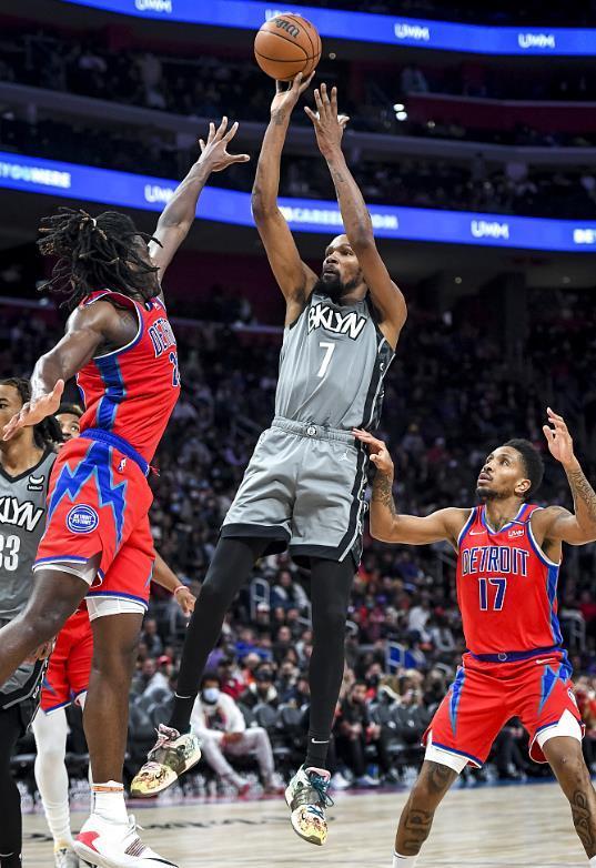 篮网队客场胜利，继续保持不败战绩