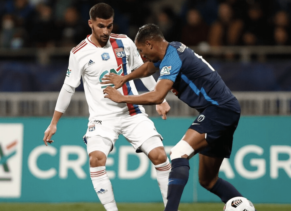 南特球员家长现身助威,场面温馨 南特球员家长现身助威,场面温馨