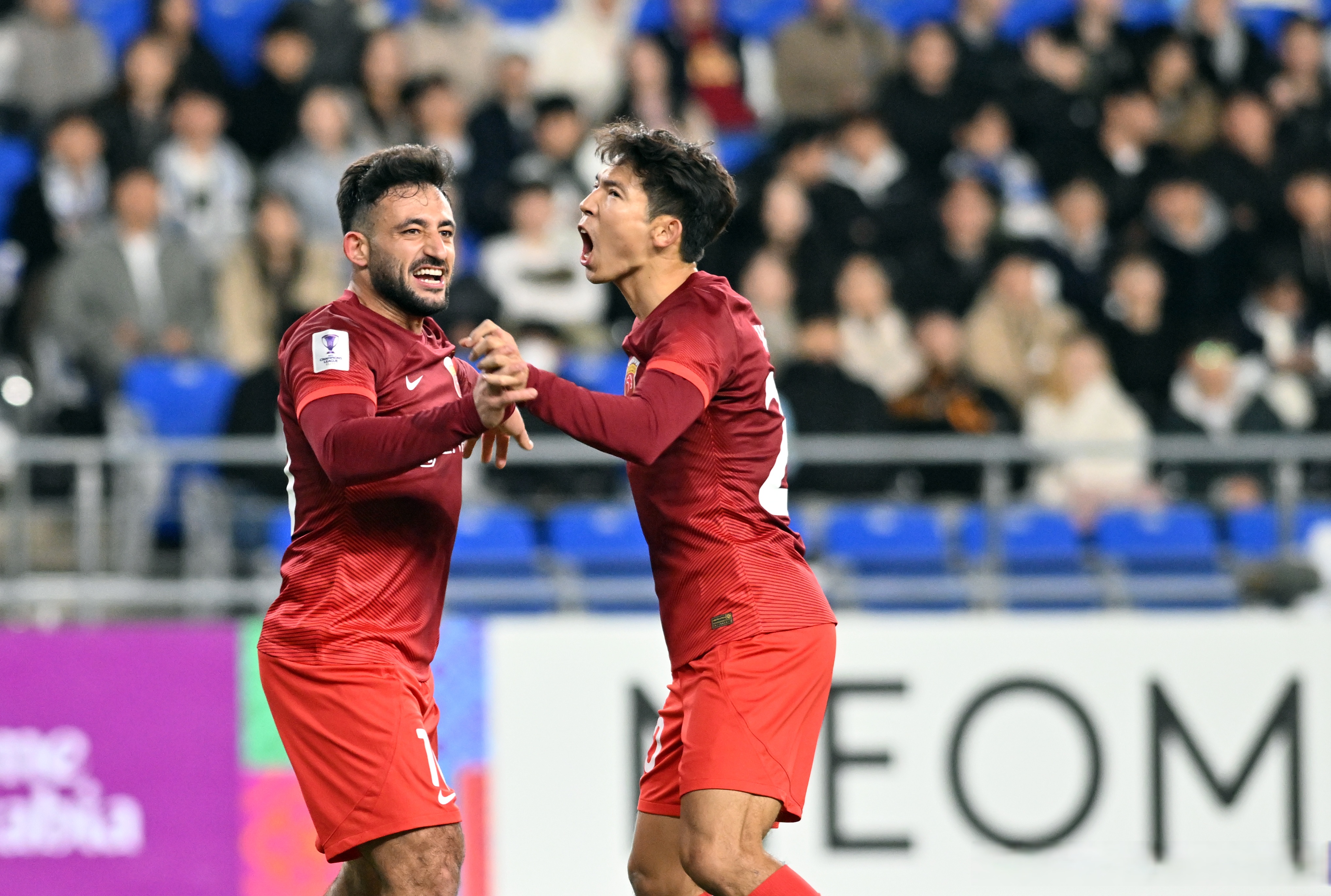 首回合获胜,球队信心倍增,为下一场比赛做好准备 首回合获胜,球队信心倍增,为下一场比赛做好准备